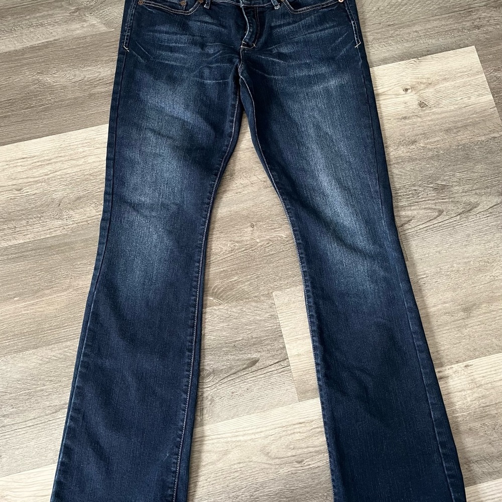 Abercrombie & Fitch, stretch “Emma” blue jeans. Size 6R